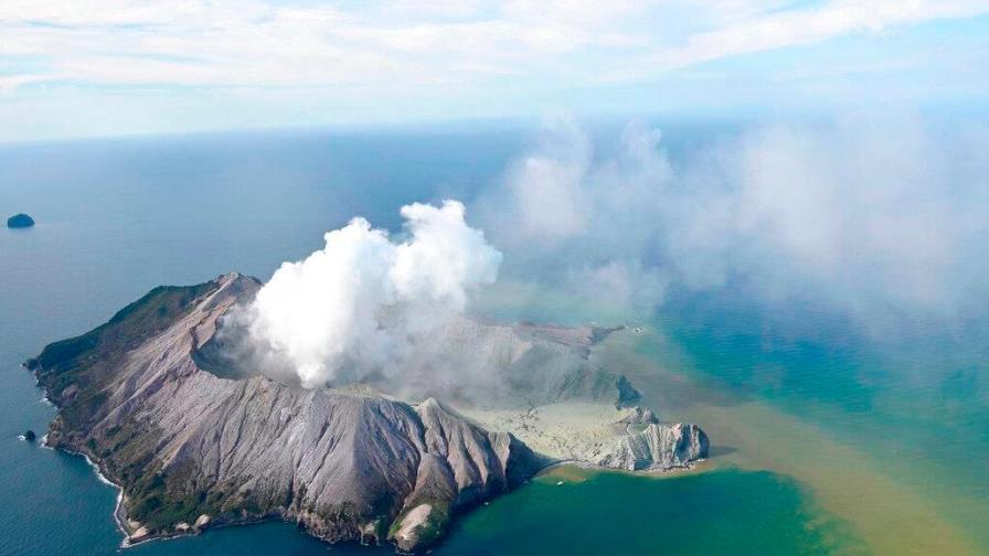 Actividad de volcán Whakaati paraliza recuperación de cuerpos en Nueva Zelanda