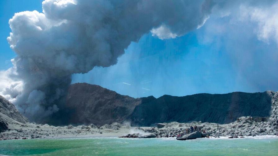 Erupción volcánica dejó 14 posibles muertes