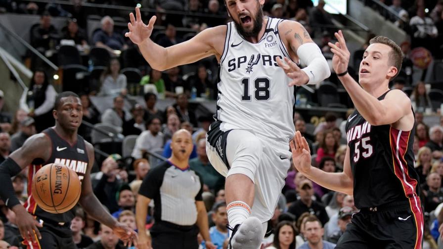 Aldridge, DeRozan y Spurs escapan con triunfo ante Heat
