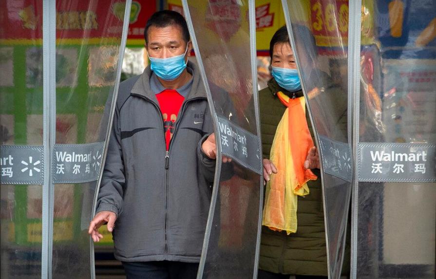 Saldo de muertos por nuevo coronavirus se eleva a 304 en China