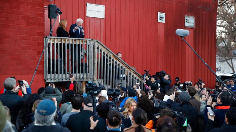 El entusiasmo desborda Iowa horas antes de unos caucus sin favorito claro El entusiasmo desborda Iowa horas antes de unos caucus sin favorito claro