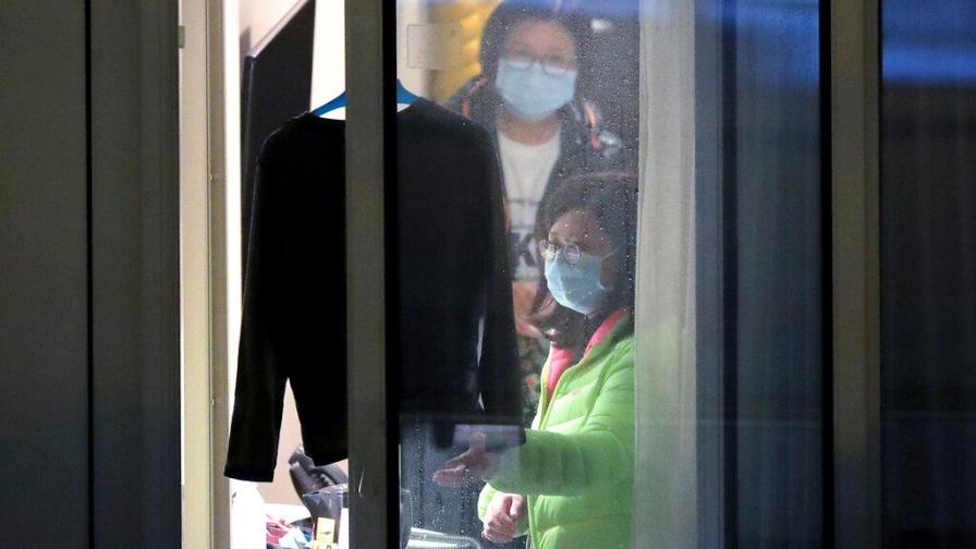 China suma ya 811 muertos entre los 37,198 infectados por el coronavirus