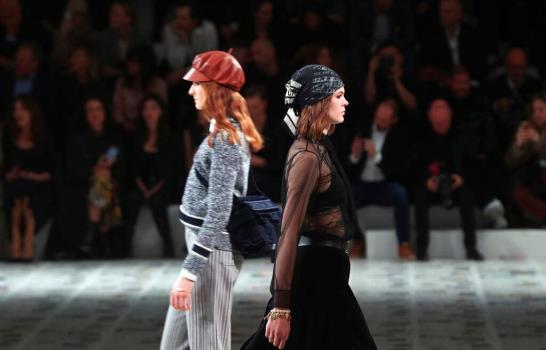 Dior se inspira en la liberación de la mujer en la Semana de la Moda de París