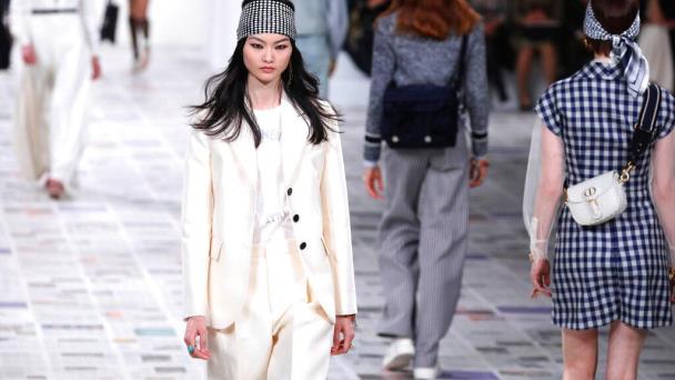 Dior se inspira en la liberación de la mujer en la Semana de la Moda de París