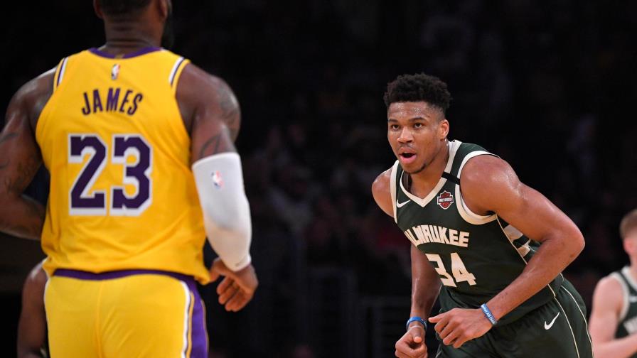 Griego Antetokounmpo donará 100.000 dólares a trabajadores de su franquicia