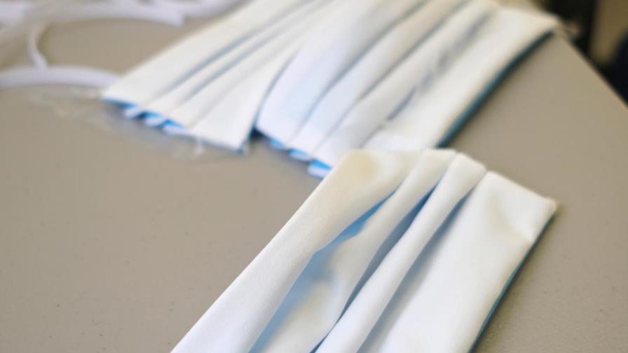 Plaza Lama entrega  barbijos a  clientes por el COVID-19 