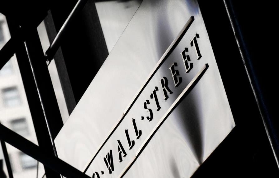 Wall Street cierra sin dirección clara pese al plan de estímulo