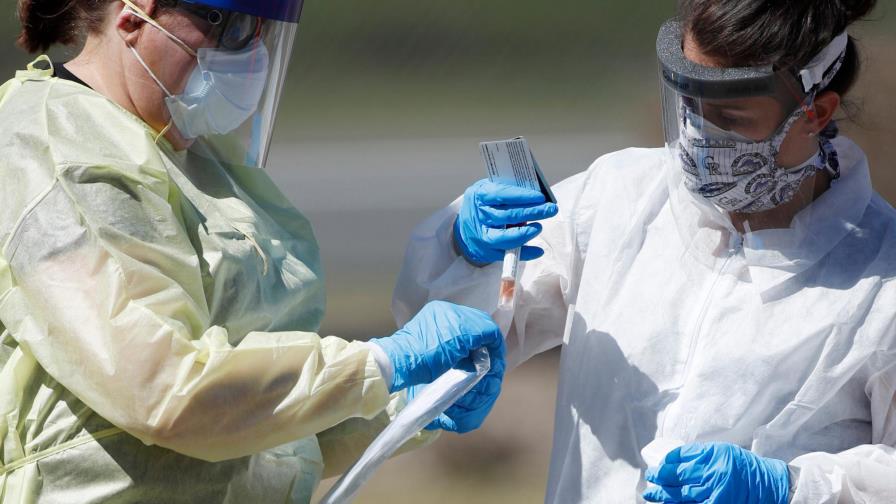 Récord de casi 2.600 muertes por coronavirus en 24 horas en EEUU, según Johns Hopkins
