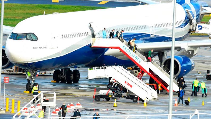 Un vuelo especial desde Florida se lleva a casa a 150 hondureños varados