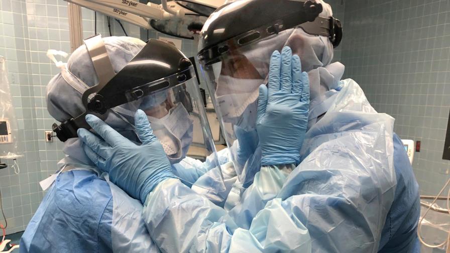 To love and to cherish: Nurse couple unites to fight virus