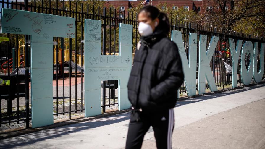 Nueva York estudiará ofrecer ayudas a indocumentados, pero advierte del déficit