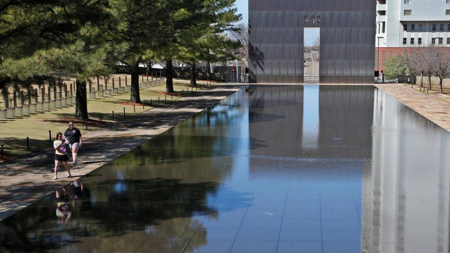 Homenajean a víctimas de atentado en Oklahoma City a 25 años del ataque
