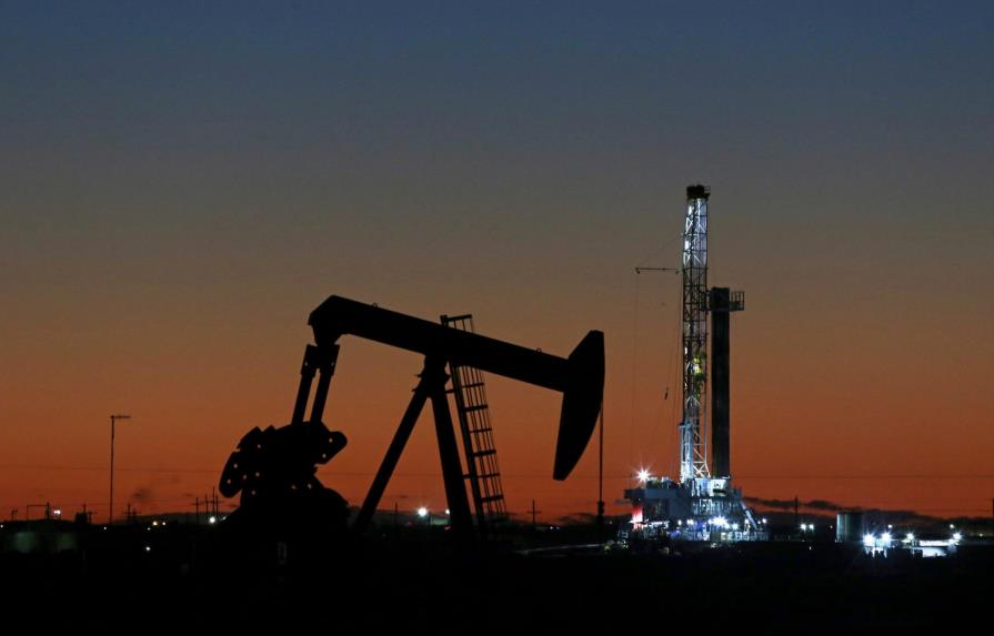 ?Petróleo registra pequeña suba tras informe de reservas en EEUU