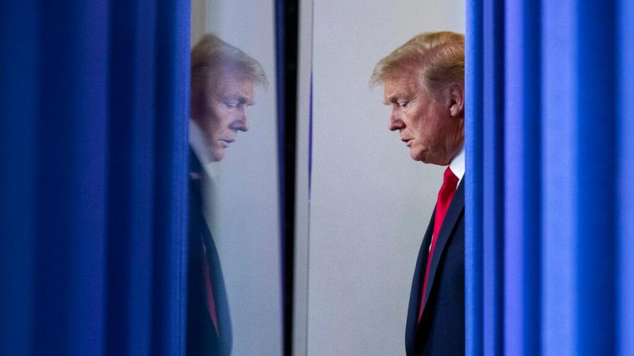 Cómo afecta a dominicanos la suspensión migratoria aprobada por Trump y otras preguntas