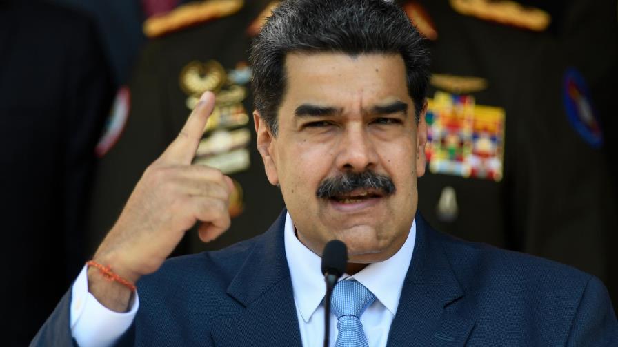 Maduro denuncia que Guaidó se reunió con exboina verde en la Casa Blanca para planear “invasión”