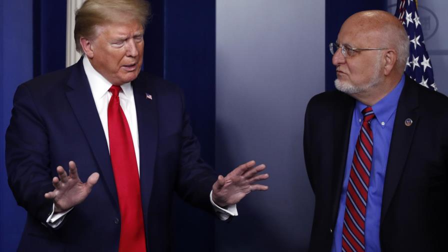 Trump dice que hablaba con sarcasmo cuando sugirió inyectarse desinfectante