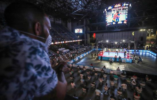Nicaragua organiza velada de boxeo con poco público