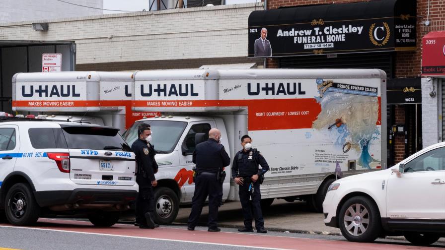 Acumulación de cuerpos en NY deja poco espacio para el “respeto”
