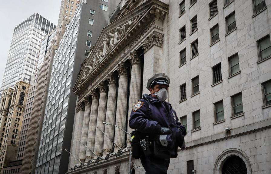 Wall Street abre en verde impulsada por aumento de ventas minoristas
