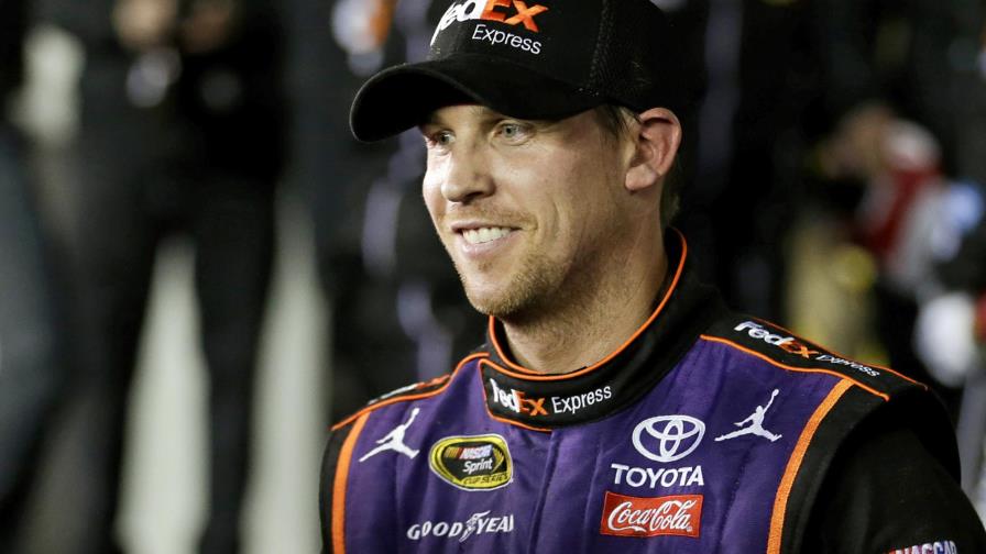 Hamlin cierra carreras virtuales de NASCAR con otro triunfo
