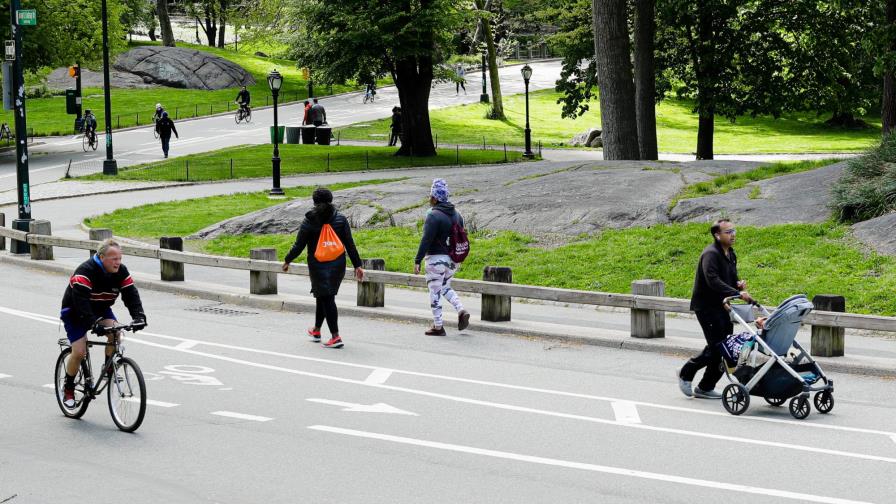 Experto de EEUU advierte contra desconfinamiento mientras más países retoman la normalidad