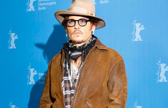 Exparejas de Depp salen en su defensa en caso de difamación