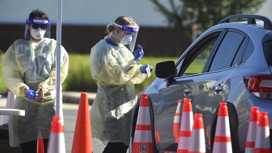 Casos siguen en alza en Florida, lo mismo que desempleados sin ayuda oficial