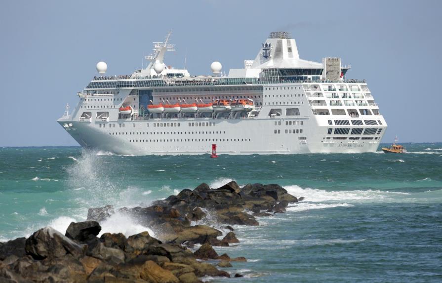 Royal Caribbean, con pérdidas por COVID-19, se prepara para nueva realidad