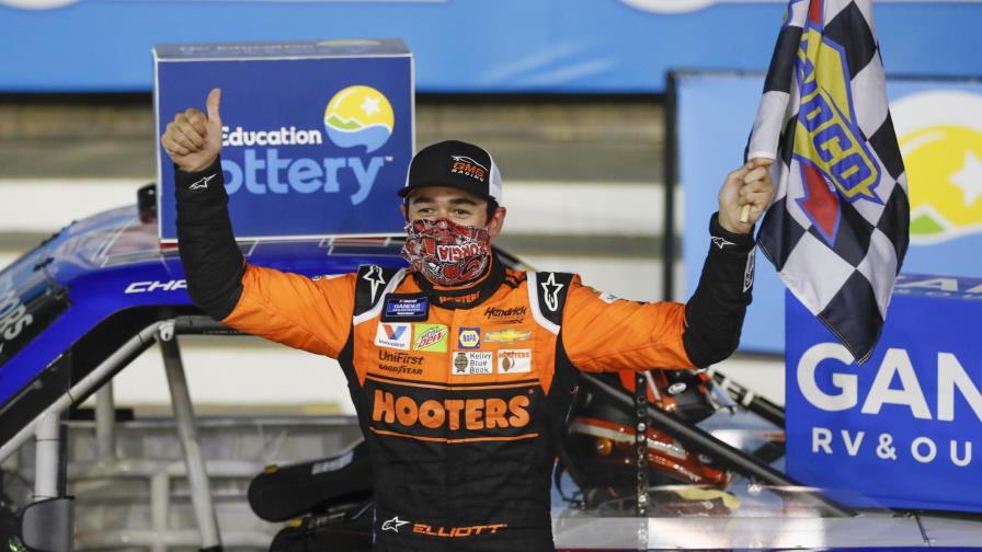 Elliott gana carrera de camionetas; rompe racha de Busch