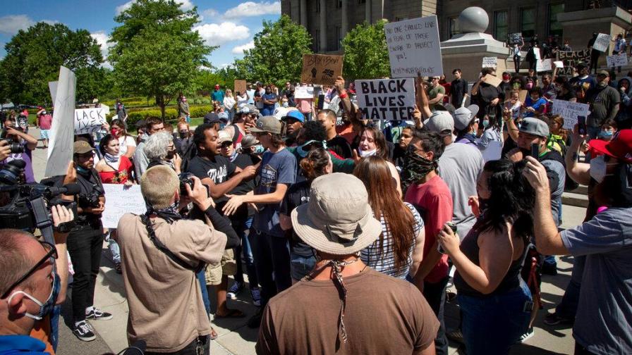 Protestas por muerte de Floyd reavivan el temor a rebrote de COVID-19 en EEUU