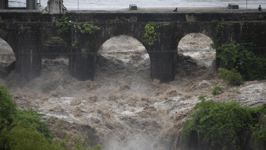 Cristóbal retoma en México fuerza de tormenta tropical rumbo a EEUU Cristóbal retoma en México fuerza de tormenta tropical rumbo a EEUU