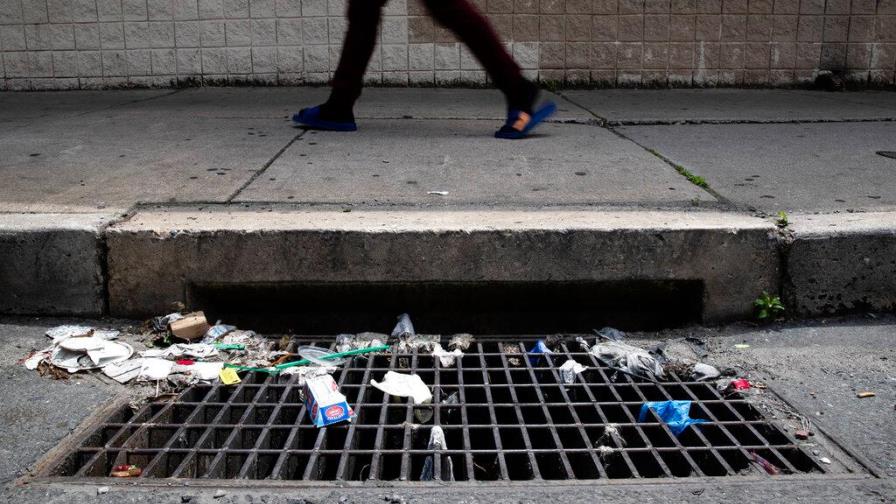 Epidemia de mascarillas tapona cañerías y desagües en Filadelfia Epidemia de mascarillas tapona cañerías y desagües en Filadelfia