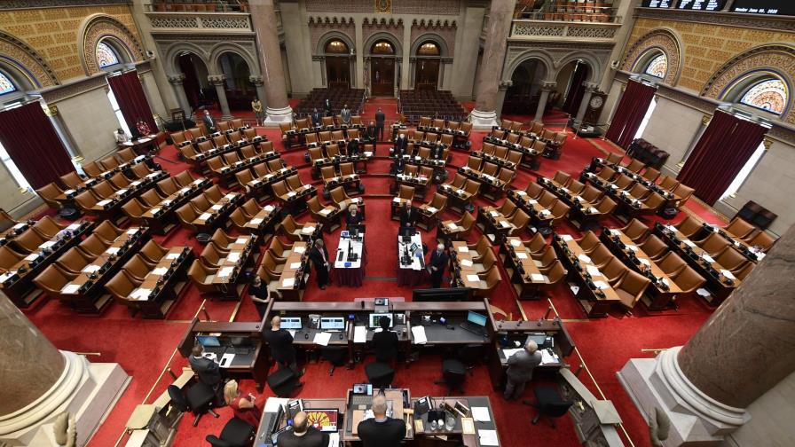 Nueva York aplaude derogación de inmunidad policial e invierte en mediadores