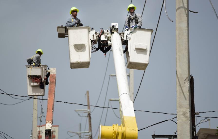 Firmas privadas manejarán la electricidad de Puerto Rico