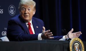 Trump desea vetar técnica inocente de inmovilizar a detenidos por el cuello