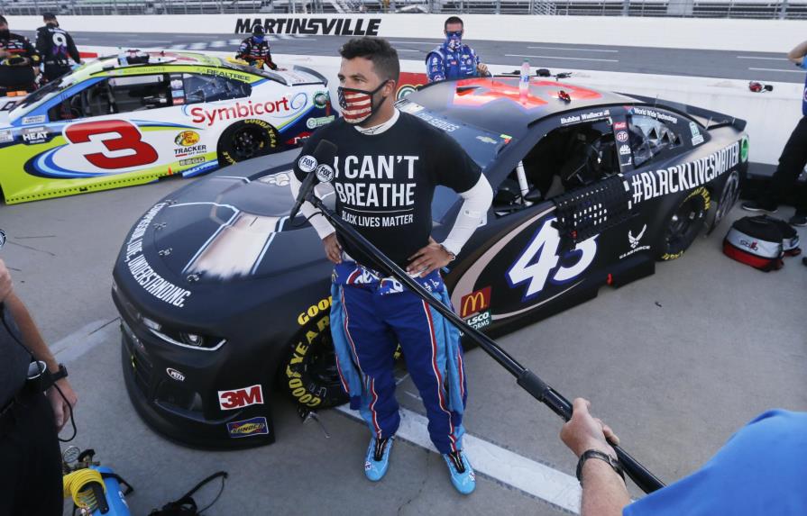 Entrevista AP: Wallace adquiere voz en la NASCAR