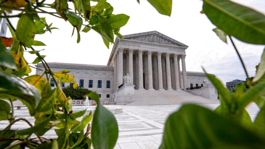 Supremo de EE.UU. limita derechos legales de indocumentados que pidan asilo Supremo de EE.UU. limita derechos legales de indocumentados que pidan asilo