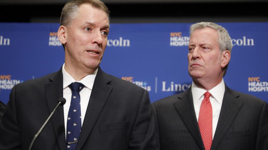 Alcalde de Nueva York anuncia cambios históricos para la policía