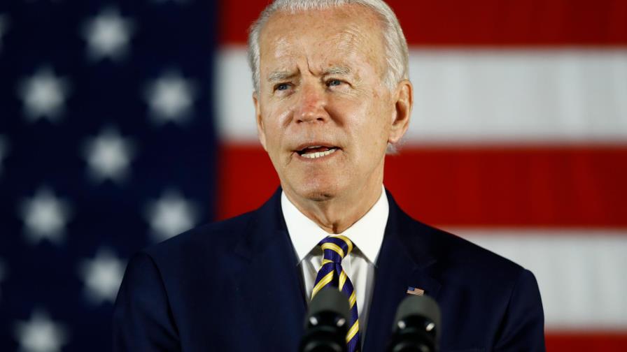 Biden marca un profundo contraste con Trump en su primera reunión de gabinete