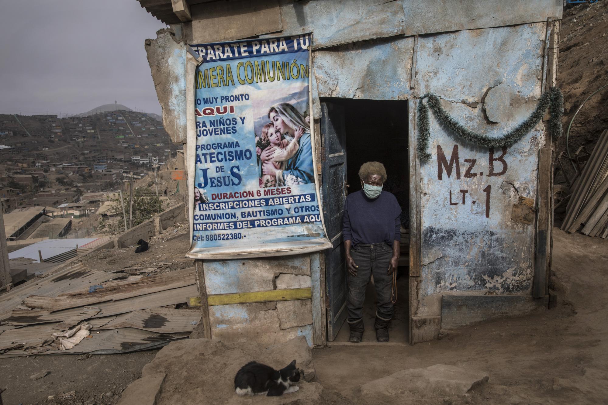 Ollas comunitarias regresan para contener el hambre en Perú