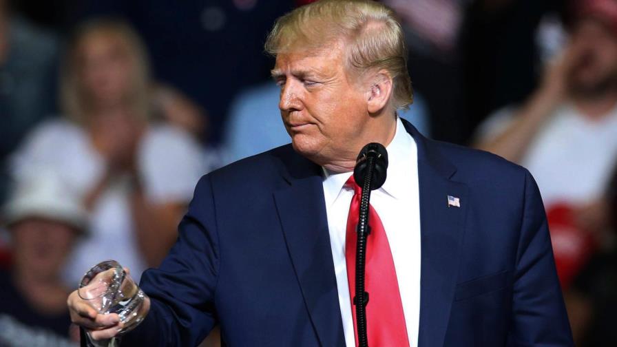 Donald Trump precisa que solo se reuniría con Maduro para discutir su salida del poder