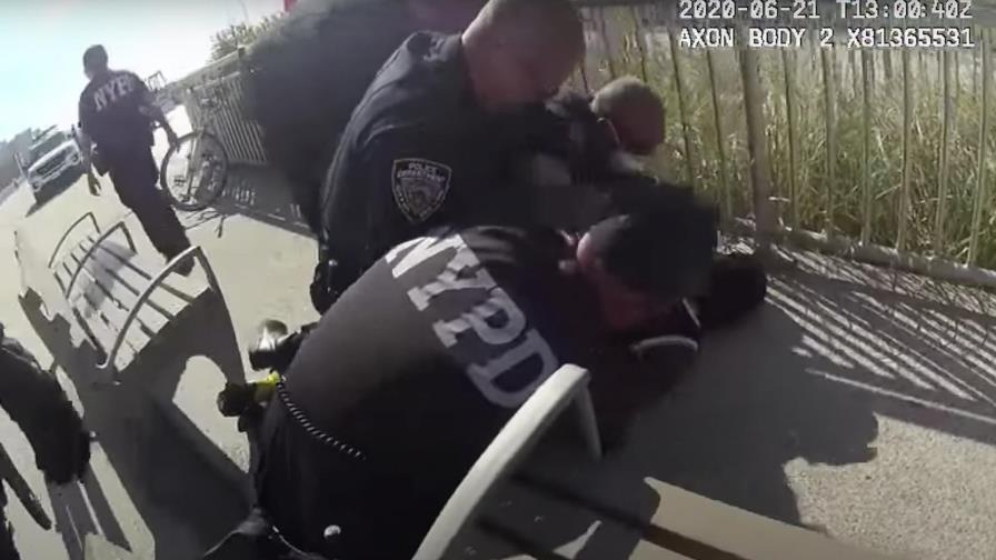Suspendido policía de NY por usar llave de estrangulamiento