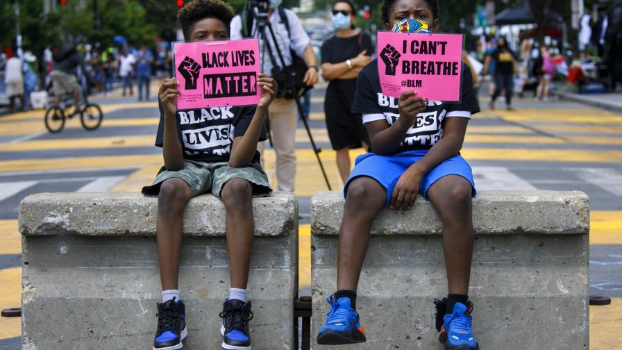 Las protestas de Black Lives Matter siguen en Nueva York después de un mes