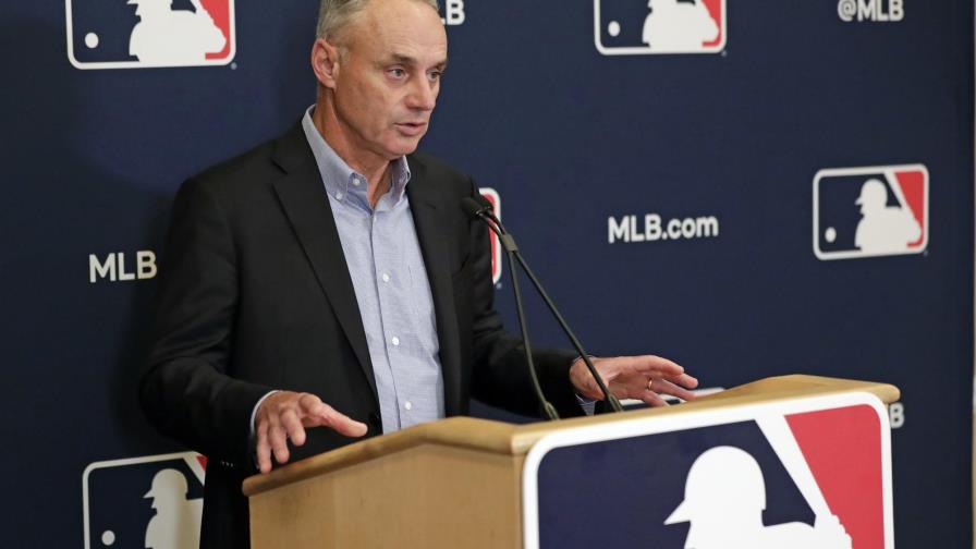 Rob Manfred: Estamos en deuda con nuestros fanáticos Rob Manfred: Estamos en deuda con nuestros fanáticos