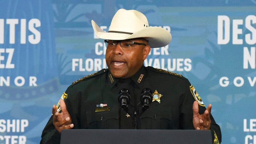 Alguacil de Florida amenaza con permitir a civiles armados parar protestas