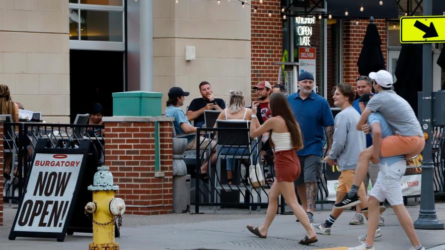 Estados Unidos, al borde de la cuarta ola por las menores restricciones