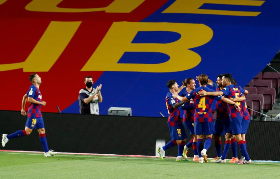 Luis Suárez le da vida al Barça y condena a Segunda al Espanyol