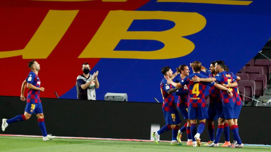 Luis Suárez le da vida al Barça y condena a Segunda al Espanyol