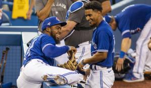 Desde US$750 hasta cárcel, las penalidades a peloteros de Toronto que dejen hotel del equipo