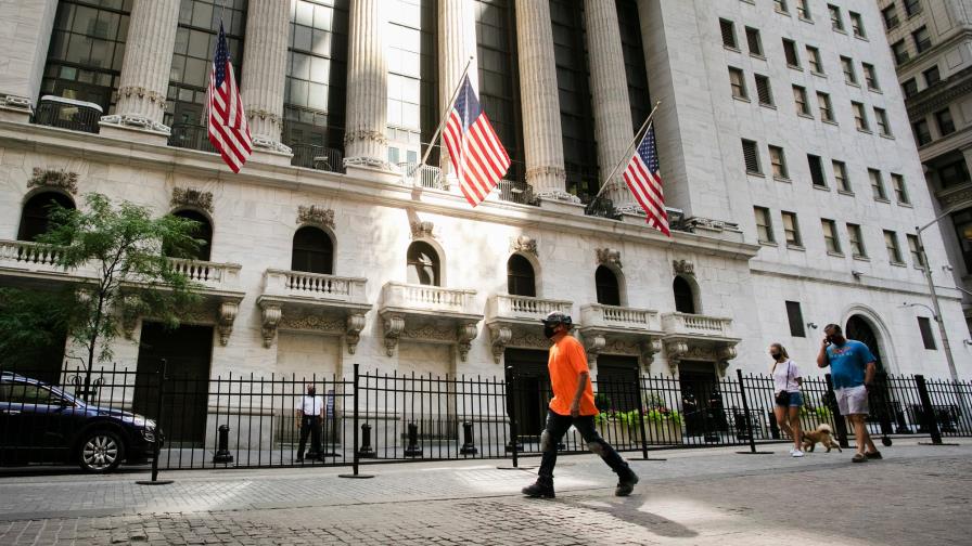 Wall Street avanza impulsada por tecnológicas y decisión de la Fed